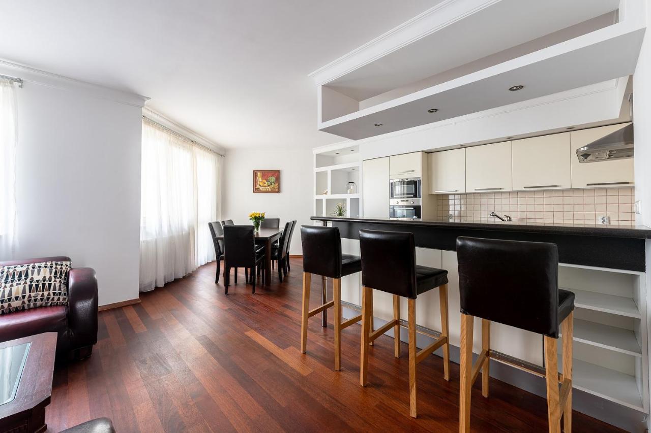 Bukowinska 12 Prywatne Mieszkanie 80M2 Z Dwiema Sypialniami I Balkonem 2X Bezplatne Miejsca Parkingowe Samodzielne Zameldowanie! Private Garage! Self Check-In System! Varsóvia Exterior foto