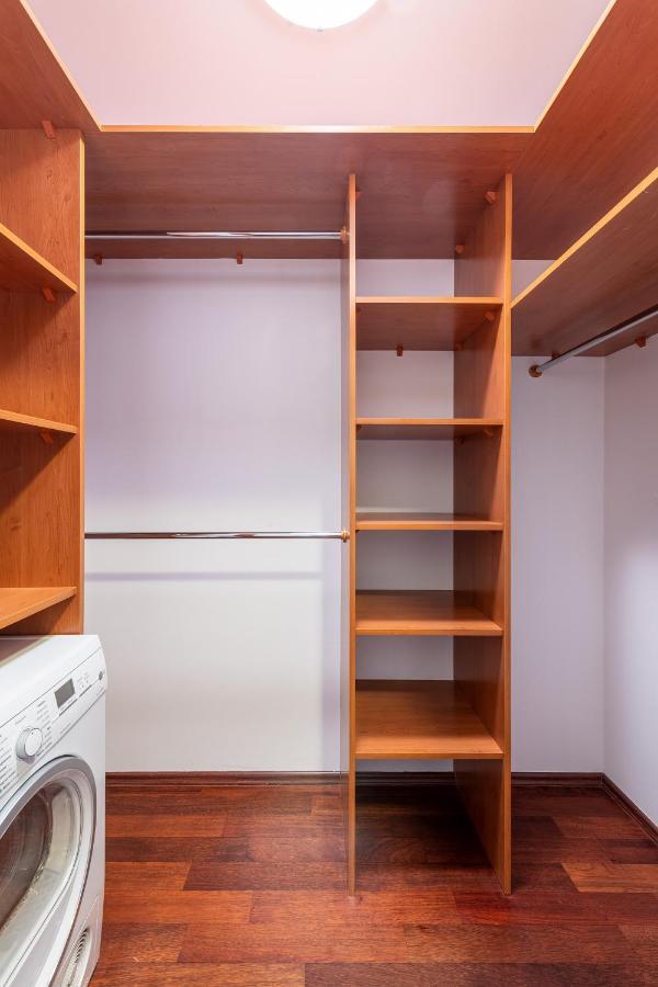 Bukowinska 12 Prywatne Mieszkanie 80M2 Z Dwiema Sypialniami I Balkonem 2X Bezplatne Miejsca Parkingowe Samodzielne Zameldowanie! Private Garage! Self Check-In System! Varsóvia Exterior foto